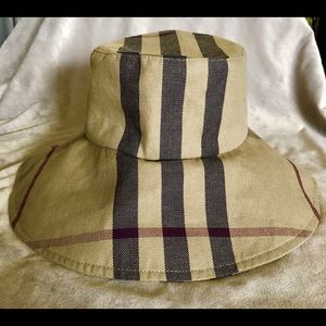 Burberry Signature print Sun Hat